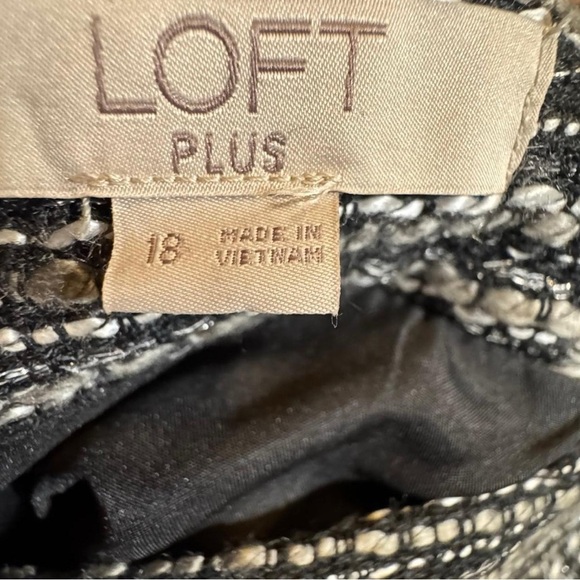 LOFT Plus black, white and silver tweed mini skirt with front pockets size 18 - Picture 5 of 6